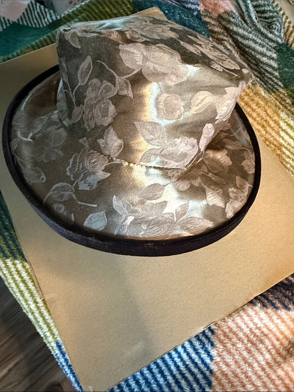 Decorative Floral Jacquard Dress Hat in Gold